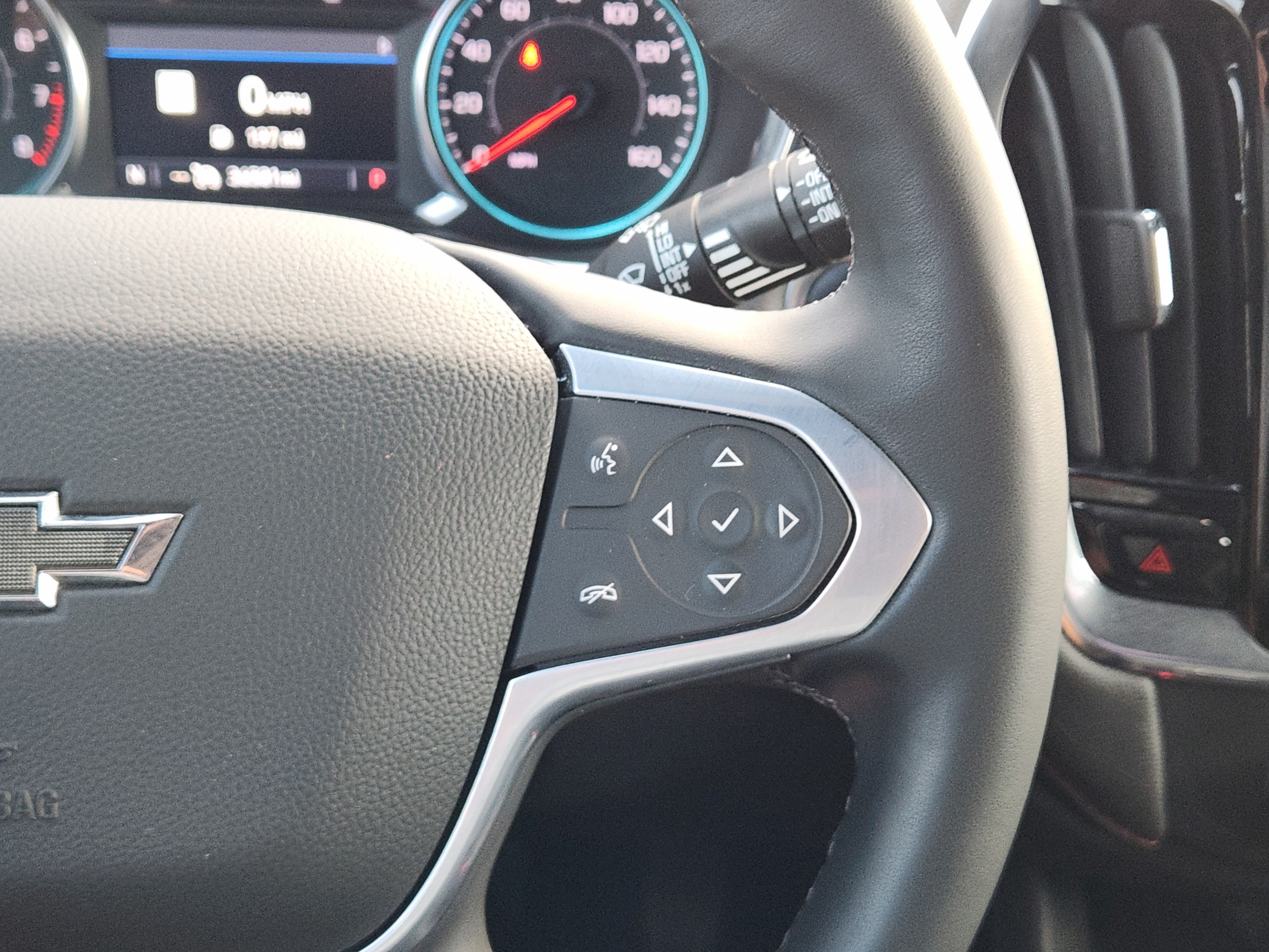 Used 2023 Chevrolet Traverse RS FWD image 22