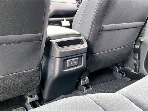 New 2026 Nissan Pathfinder SV image 18