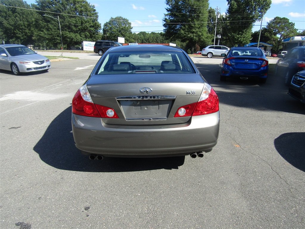 Used 2007 INFINITI M35 w/ Technology Pkg RWD image 6