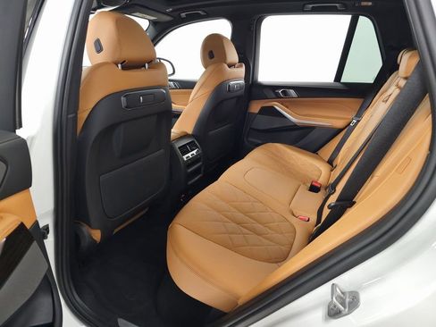 Used 2024 BMW X5 xDrive40i w/ Premium Package image 38