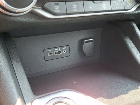 Used 2020 Nissan Sentra SV FWD image 24