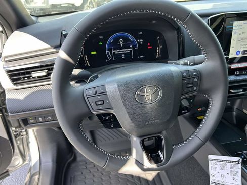 New 2026 Toyota Camry SE FWD image 18