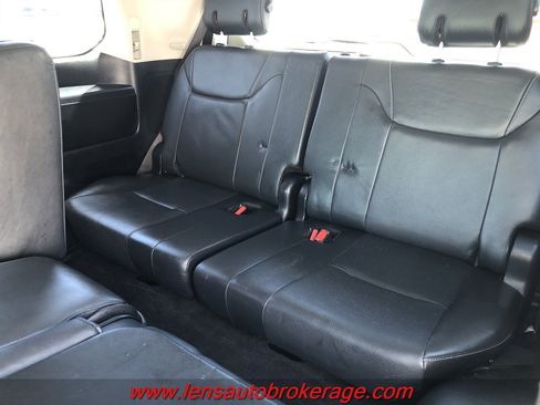 Used 2015 Lexus LX 570 4WD w/ Luxury Package image 19