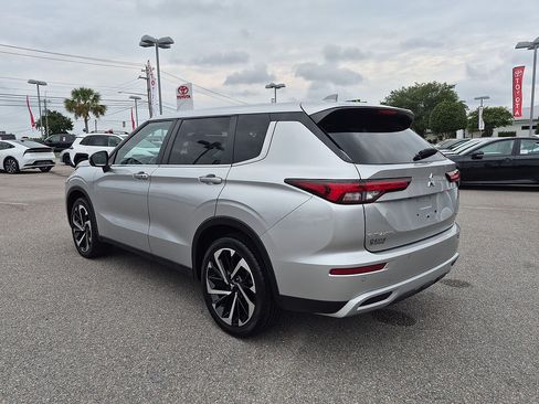 Used 2024 Mitsubishi Outlander SE FWD image 5