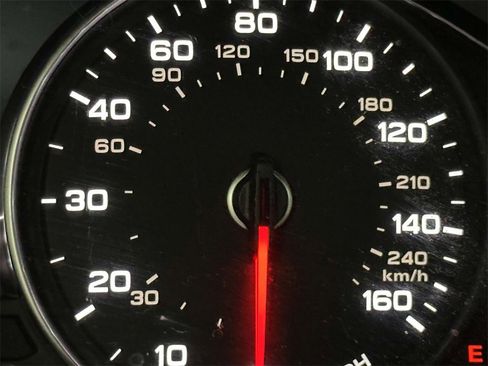 Used 2023 Audi A4 2.0T Premium w/ Convenience Package image 28