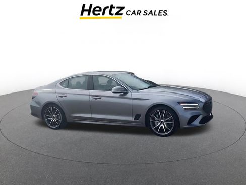 Used 2025 Genesis G70 2.5T image 1