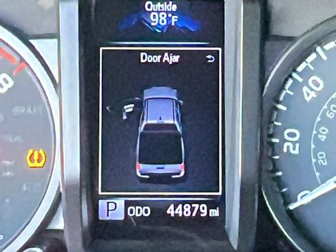 Used 2022 Toyota Tacoma 2WD Double Cab image 32