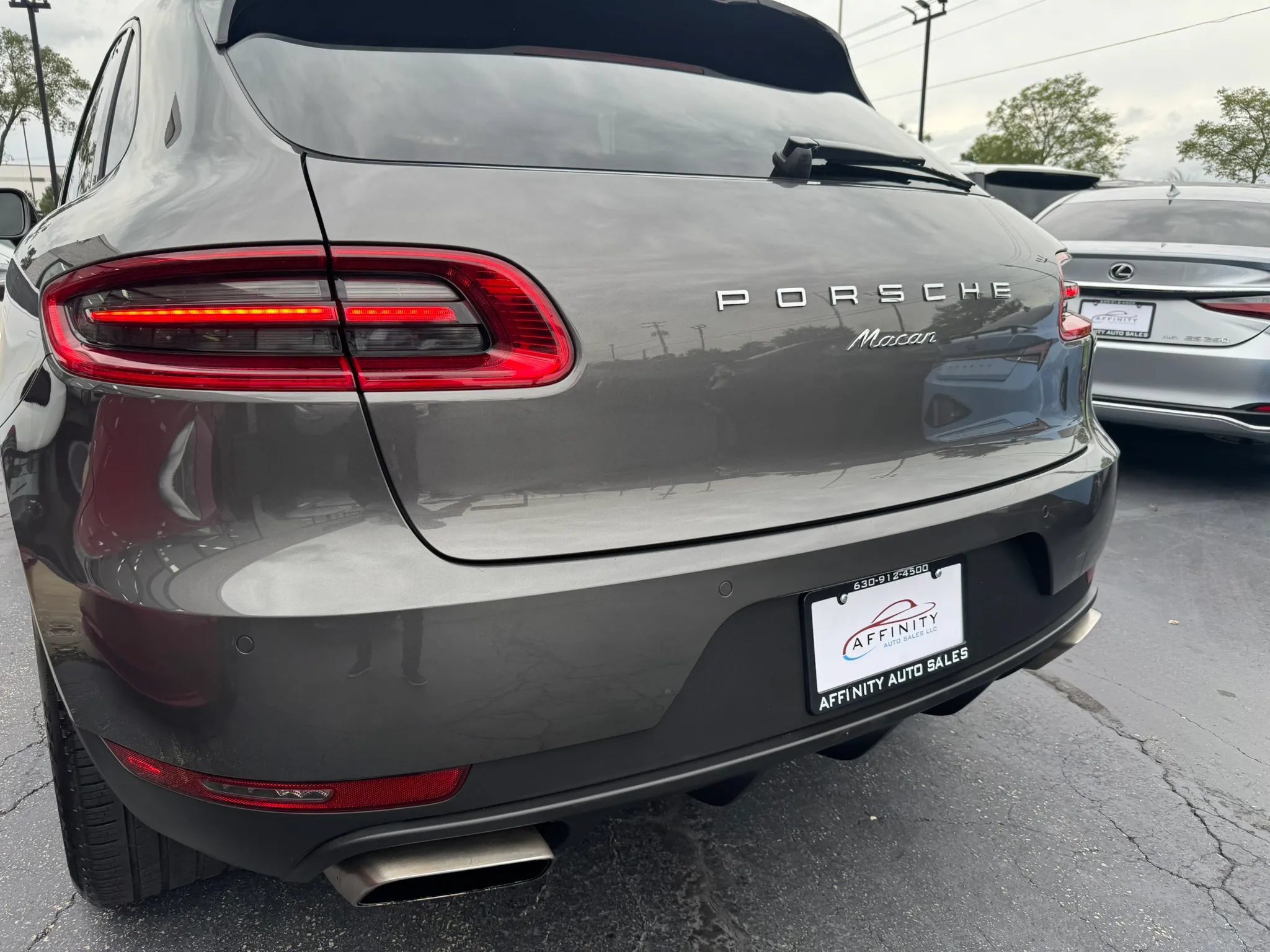 Used 2018 Porsche Macan AWD/4WD image 6