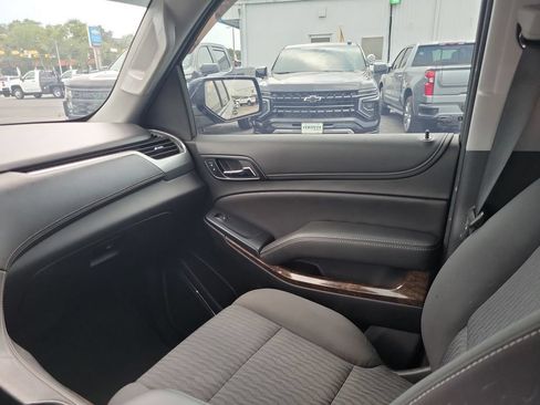 Used 2019 Chevrolet Tahoe LS RWD image 11