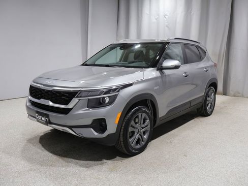 Used 2023 Kia Seltos S w/ Navigation Package AWD/4WD image 5