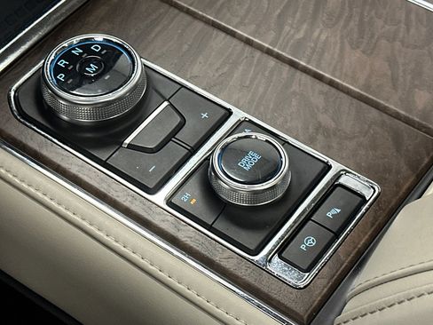 Used 2020 Ford Expedition Platinum image 36