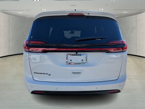 New 2026 Chrysler Pacifica Select w/ S Appearance Package FWD image 6
