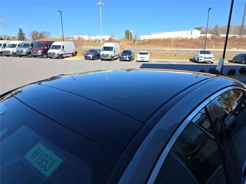 New 2026 Mercedes-Benz E 350 4MATIC Sedan image 11