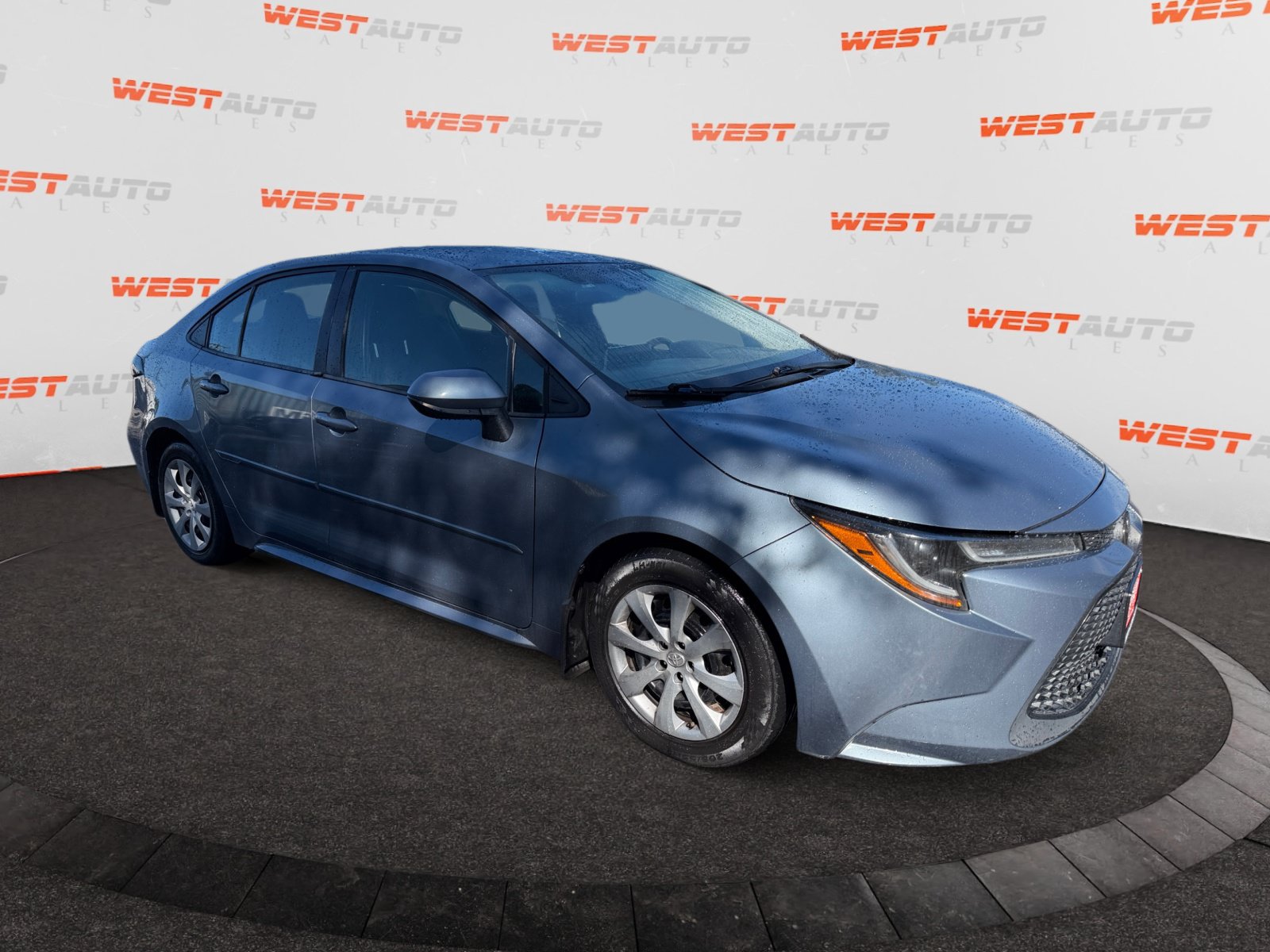 Used 2020 Toyota Corolla LE FWD image 7