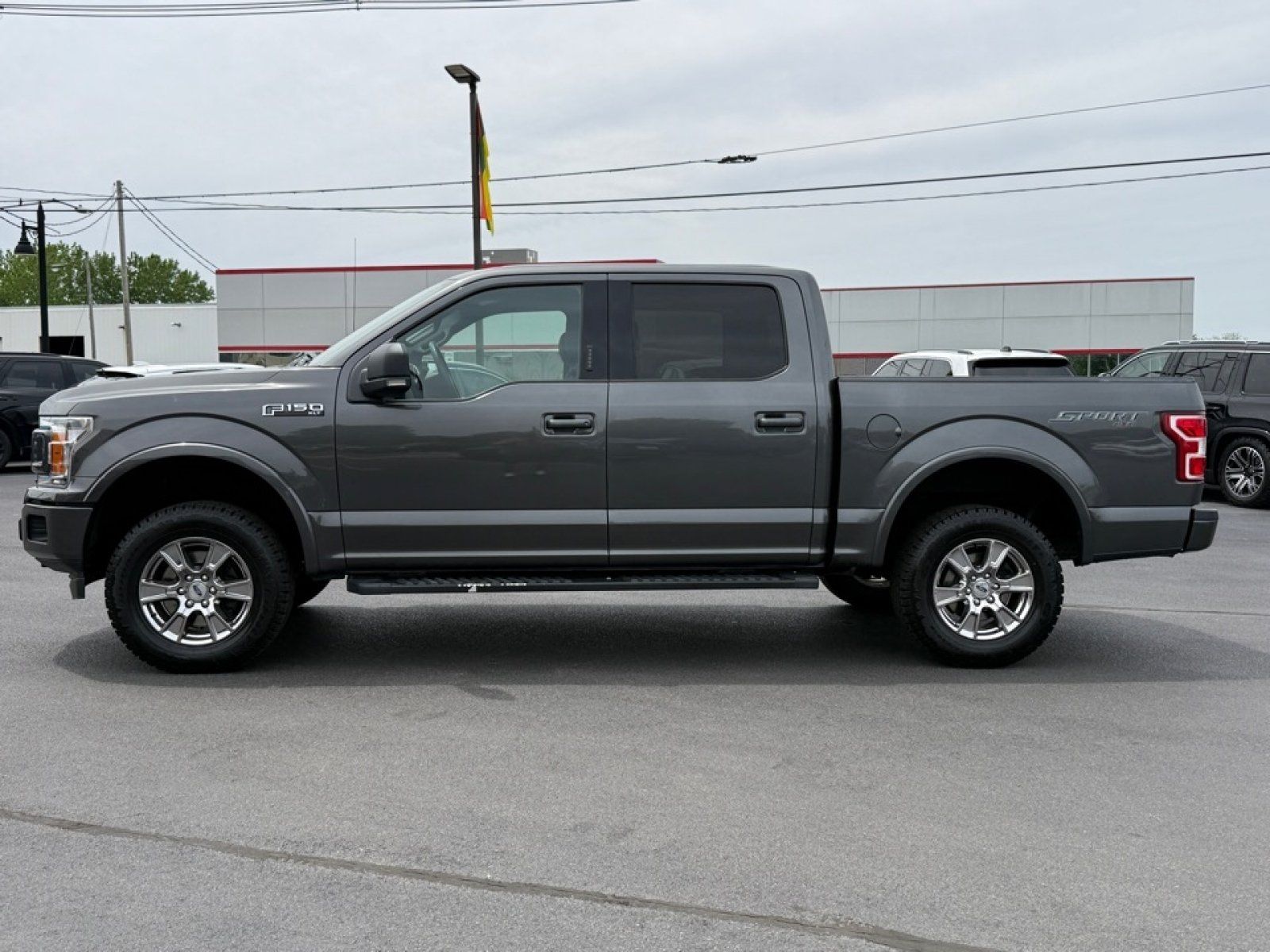 Used 2019 Ford F150 XLT w/ Equipment Group 302A Luxury AWD/4WD image 5