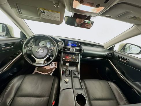 Used 2017 Lexus IS 300 AWD image 22
