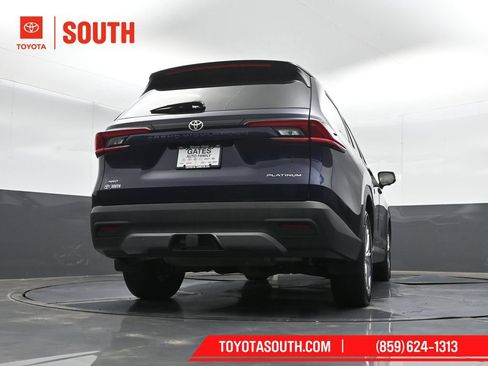 Used 2025 Toyota Grand Highlander AWD image 41
