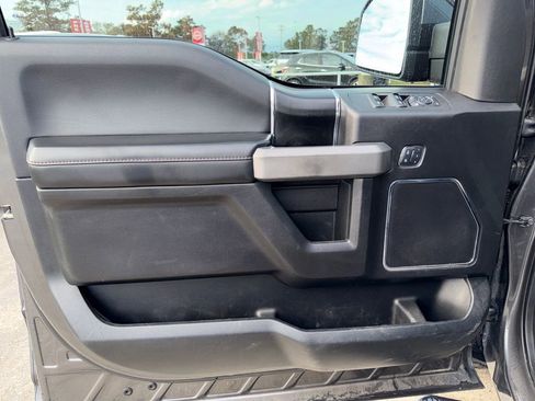 Used 2018 Ford F150 Platinum w/ Equipment Group 701A Luxury image 14