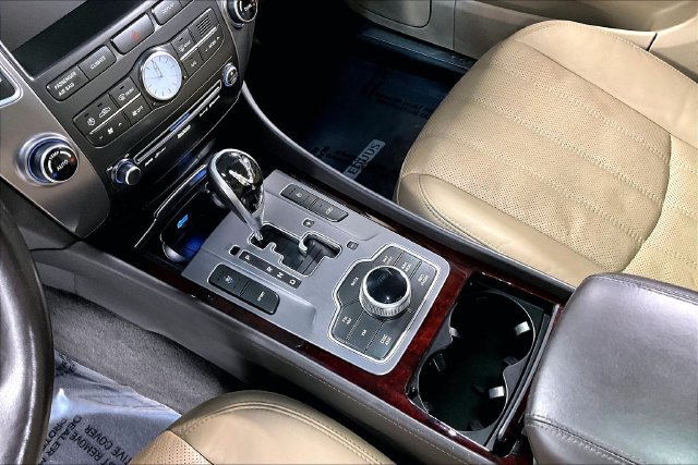 Used 2012 Hyundai Equus Signature RWD image 19