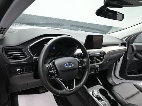 Used 2022 Ford Escape SEL w/ Equipment Group 302A AWD/4WD image 14