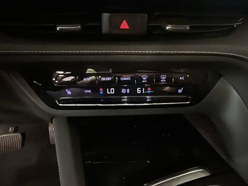 Used 2021 Buick Envision Essence AWD/4WD image 22
