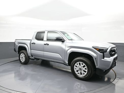 Used 2026 Toyota Tacoma SR w/ SR Upgrade Package RWD image 4