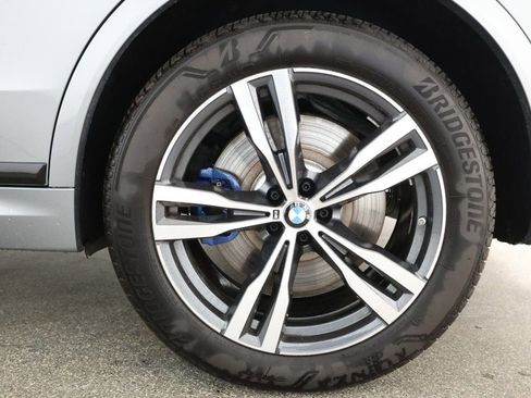 Used 2025 BMW X7 M60i image 7