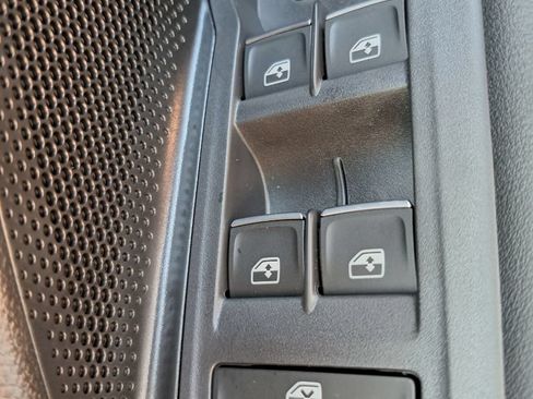 New 2026 Volkswagen Tiguan SE FWD image 16
