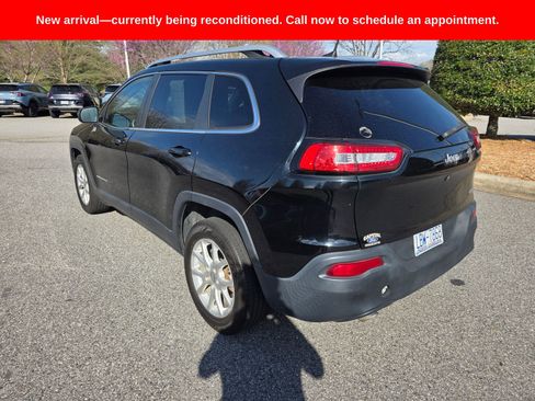 Used 2018 Jeep Cherokee Latitude Plus image 3