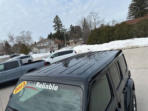 Used 2023 Jeep Wrangler Unlimited Sahara w/ Cold Weather Group AWD/4WD image 15