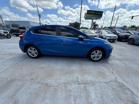 Used 2017 Chevrolet Cruze LT w/ Sun And Sound Package FWD image 3