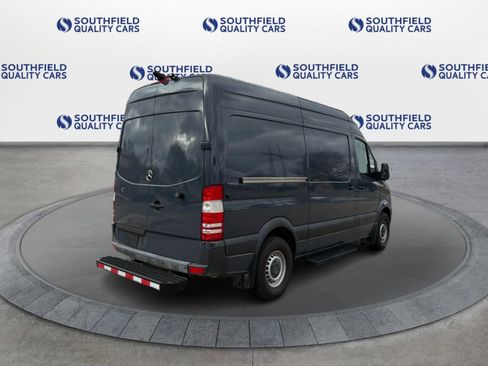 Used 2018 Mercedes-Benz Sprinter 2500 image 7