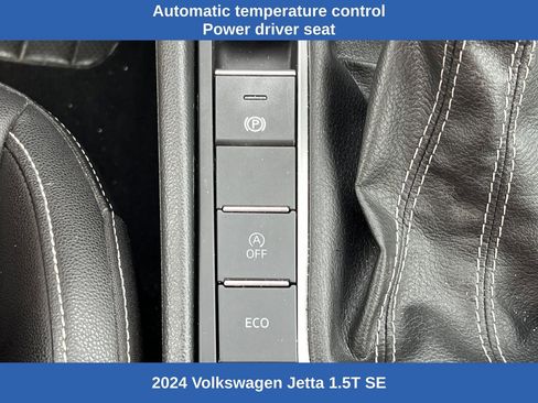 Used 2024 Volkswagen Jetta SE image 8
