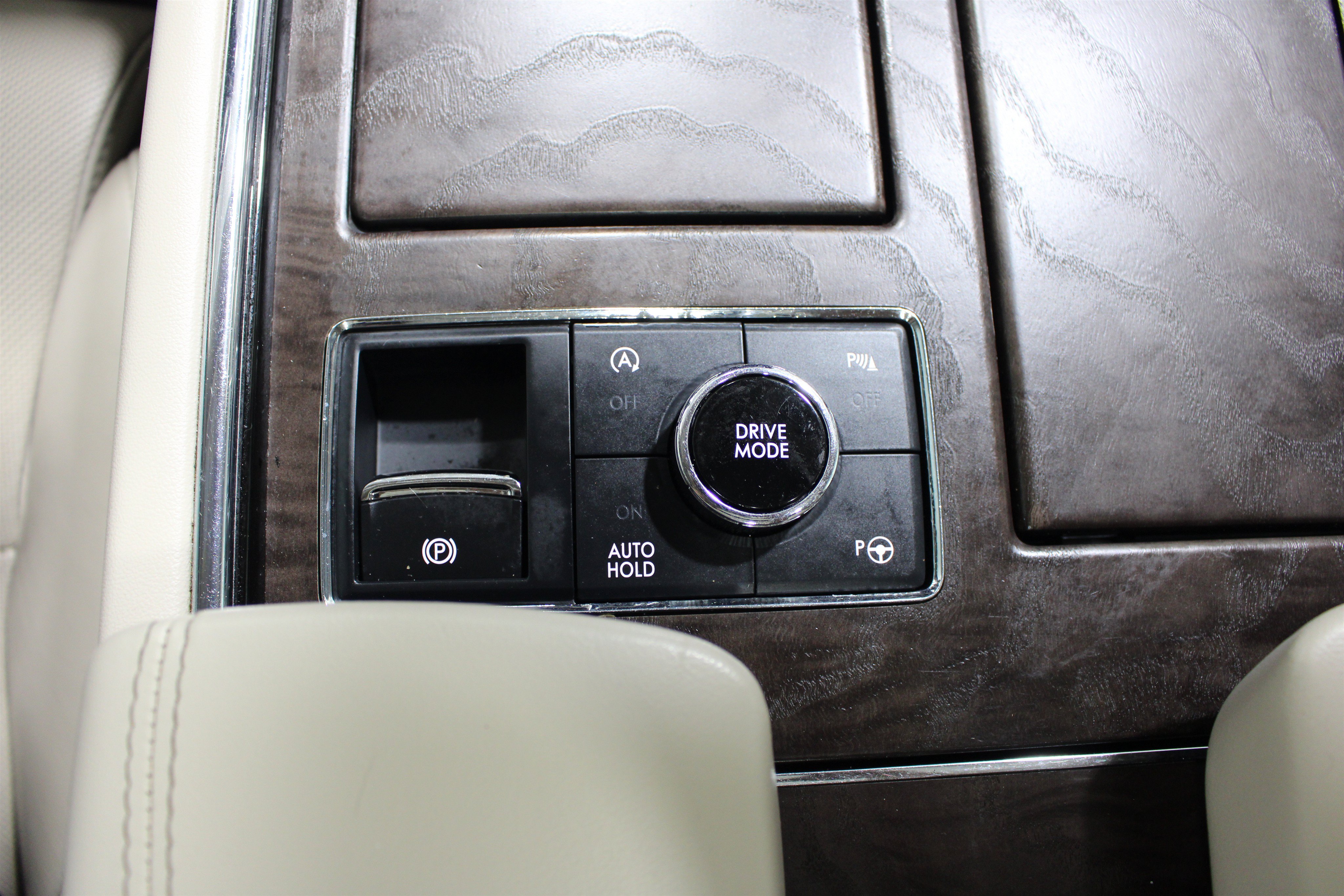 Used 2021 Lincoln Navigator L Reserve AWD/4WD image 18