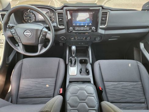 Used 2024 Nissan Frontier SV AWD/4WD image 25