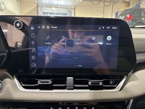 New 2026 Chevrolet Equinox LT w/ Convenience Package II image 30