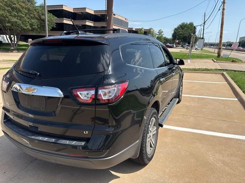 Used 2017 Chevrolet Traverse LT FWD image 10