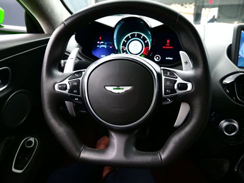 Used 2020 Aston Martin V8 Vantage Coupe image 26