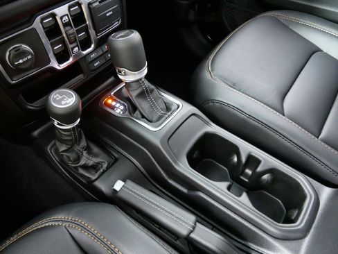 Used 2024 Jeep Gladiator Sport w/ Premium Package image 50