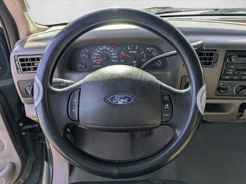 Used 2003 Ford F250 XLT image 9