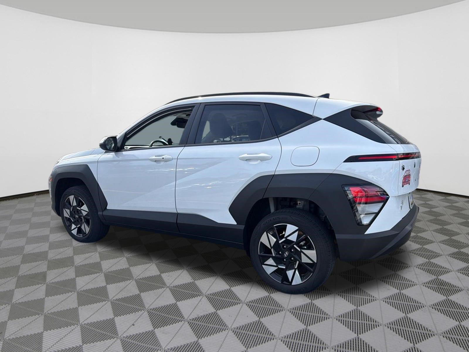 Used 2024 Hyundai Kona SEL AWD/4WD image 5