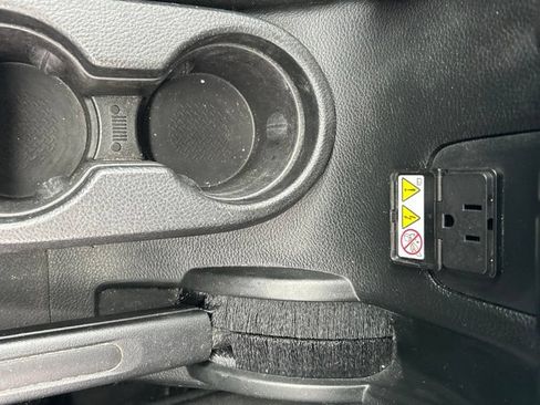 Used 2016 Jeep Wrangler Sahara AWD/4WD image 34