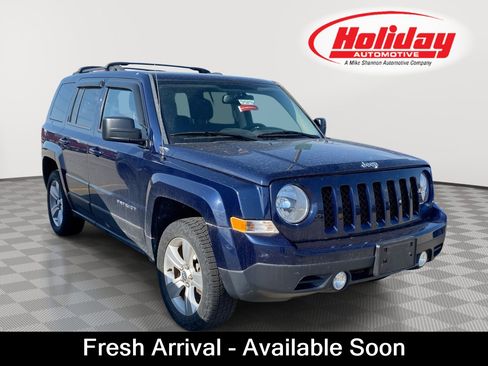 Used 2015 Jeep Patriot Latitude w/ Sun/Sound Group AWD/4WD image 1