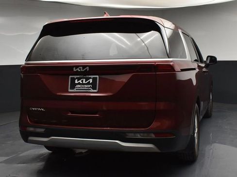 Certified 2023 Kia Carnival LX image 7