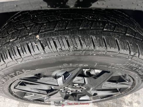 New 2026 Chevrolet Traverse RS w/ LPO, Floor Liner Package image 17