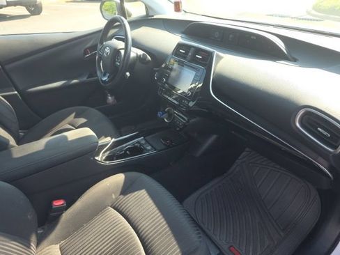 Used 2021 Toyota Prius Prime LE FWD image 11