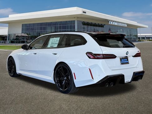 New 2026 BMW M5 Touring image 6