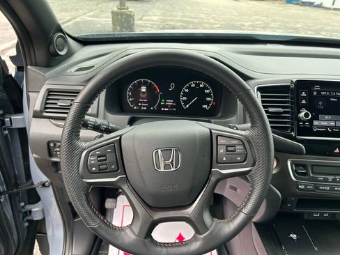 Used 2025 Honda Ridgeline TrailSport image 15