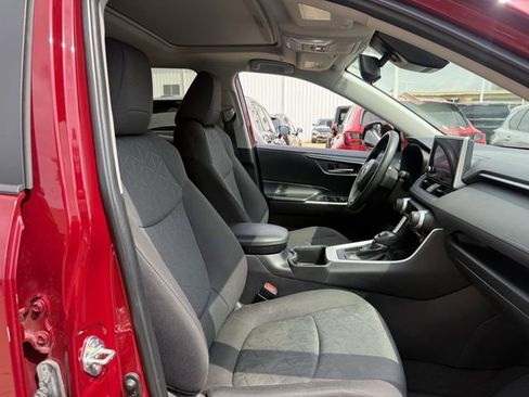 Used 2024 Toyota RAV4 XLE w/ Convenience Package FWD image 30