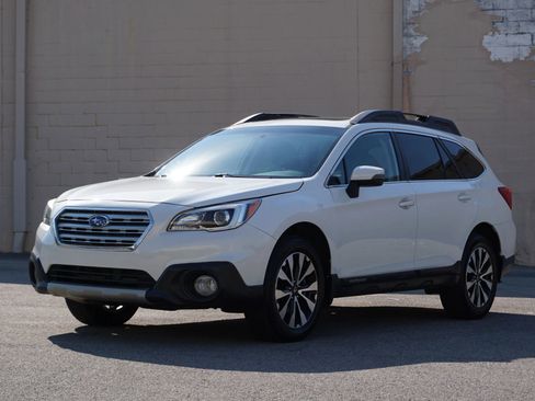 Used 2015 Subaru Outback 3.6R Limited image 1